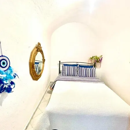 Sunset Queen In Oia