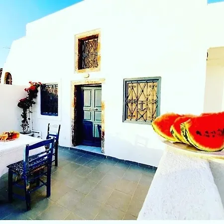 Sunset Queen In Oia